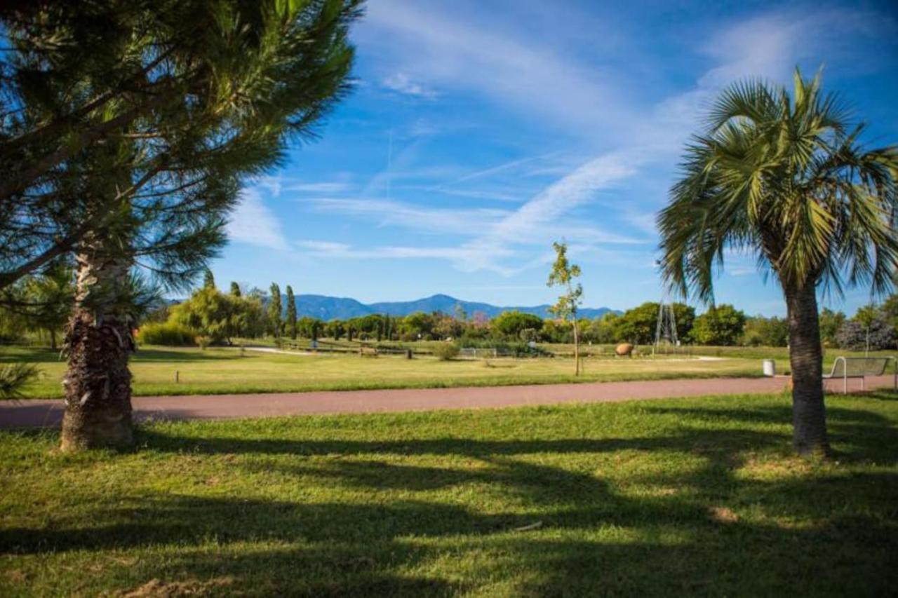 Saint Cyprien Golf View 2 Bedrooms Apartment , 900 M From The Beach Bagian luar foto